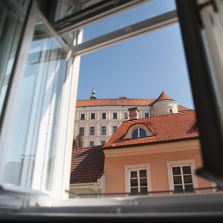 Penzion Husa Mikulov Bagian luar foto